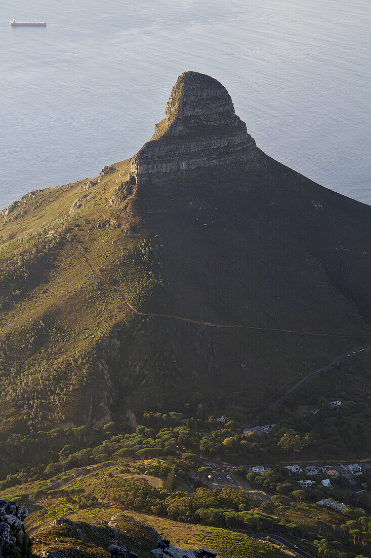 Lion's Head Mountain, Blick vom Tafelberg; Kapstadt, Südafrika
