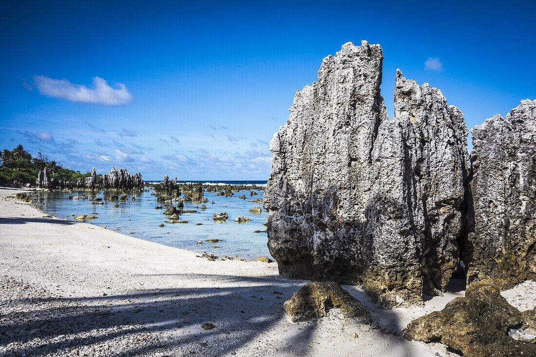 Felsige Küstenlinie; Nauru
