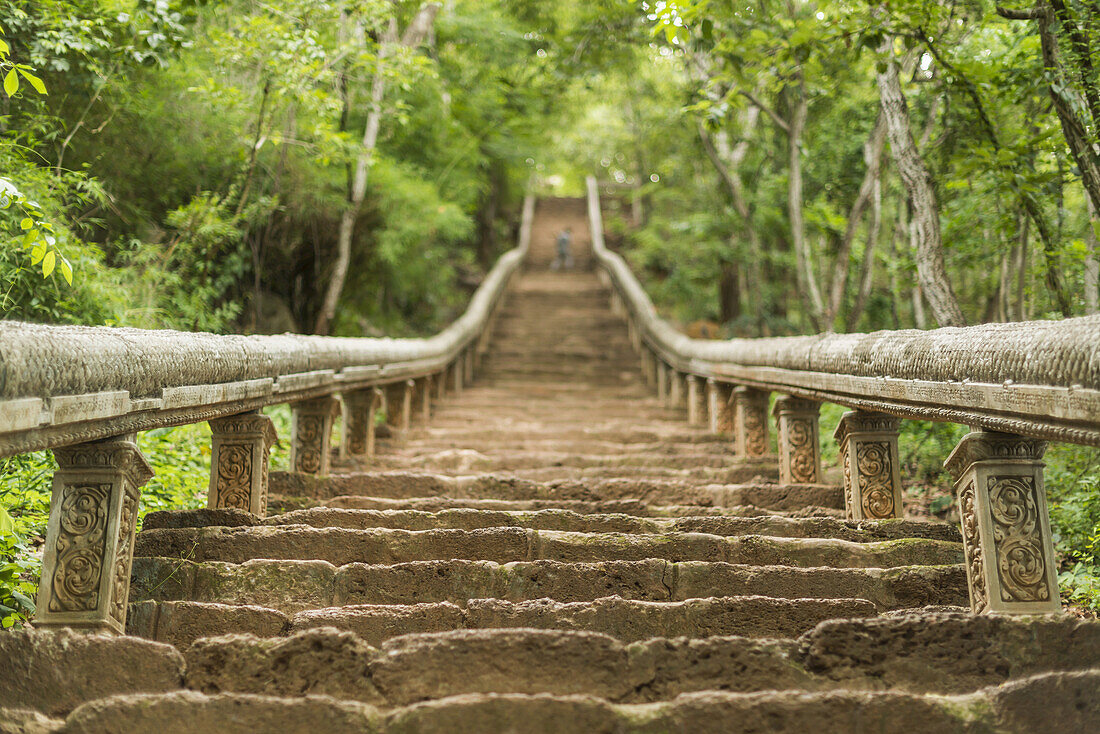 Treppe zum Wat Banan; Battambang-Stadt, Kambodscha