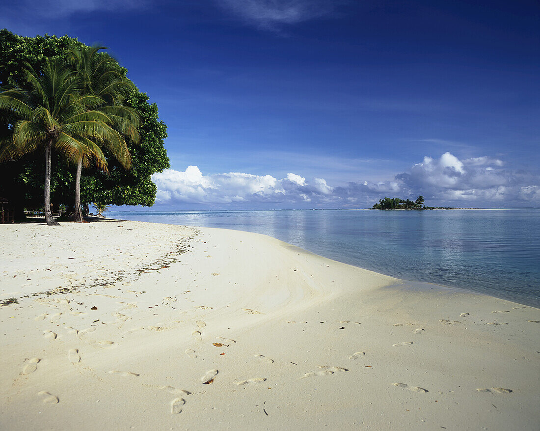 Die Insel Soi Lik, etwa eine Stunde Bootsfahrt von Kaviang entfernt; Neuirland, Papua-Neuguinea
