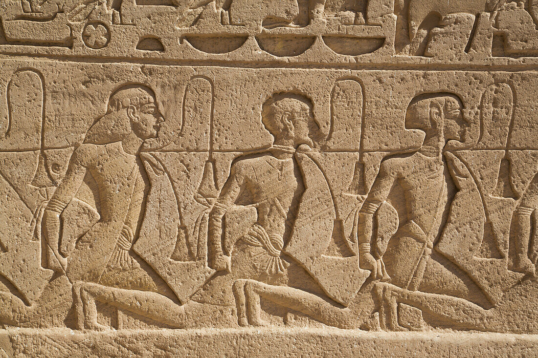 Relief mit einer Reihe von Gefangenen, Sonnentempel, Tempel von Abu Simbel, Ägypten