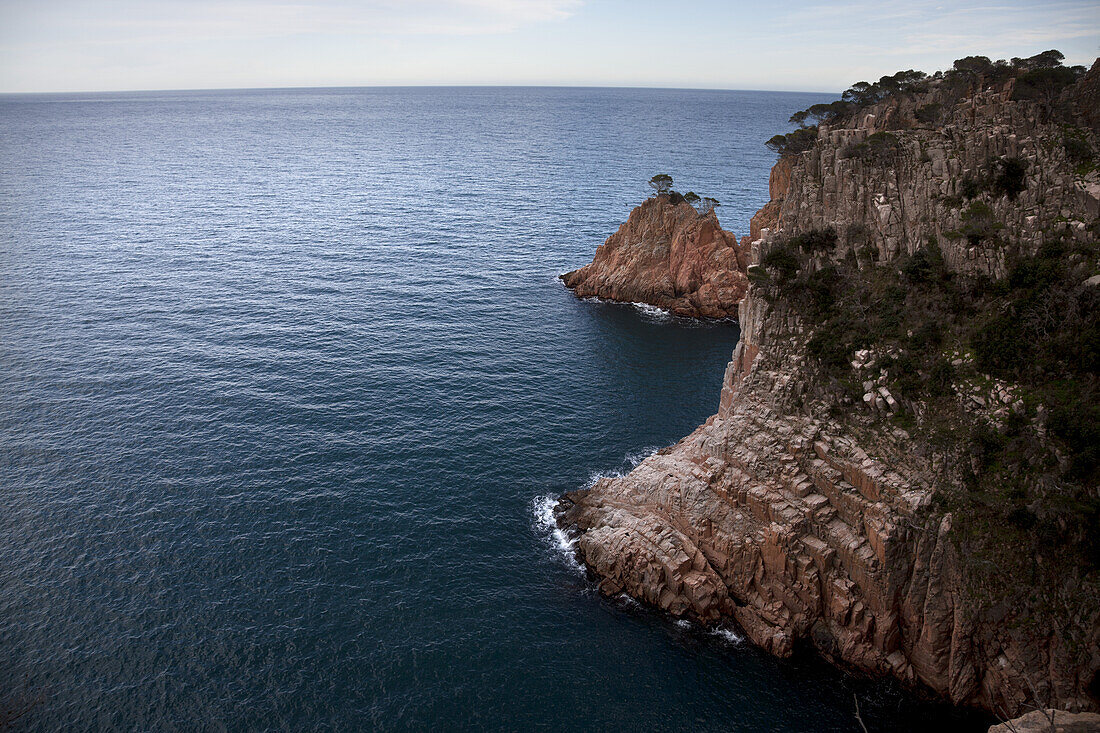 Klippe am Meer; Costa Brava, Spanien
