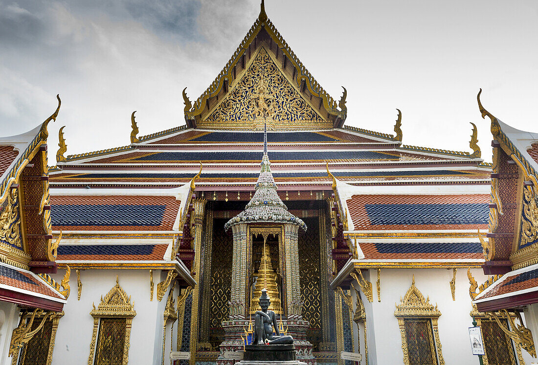 Temple Of The Emerald Buddha (Wat Phra Kaew); Bangkok, Thailand