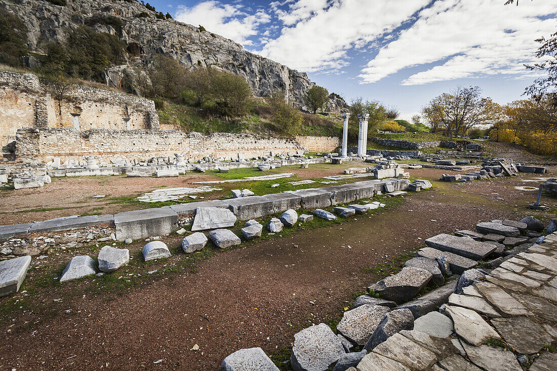 Säule an einer Ruinenstätte; Philippi, Griechenland
