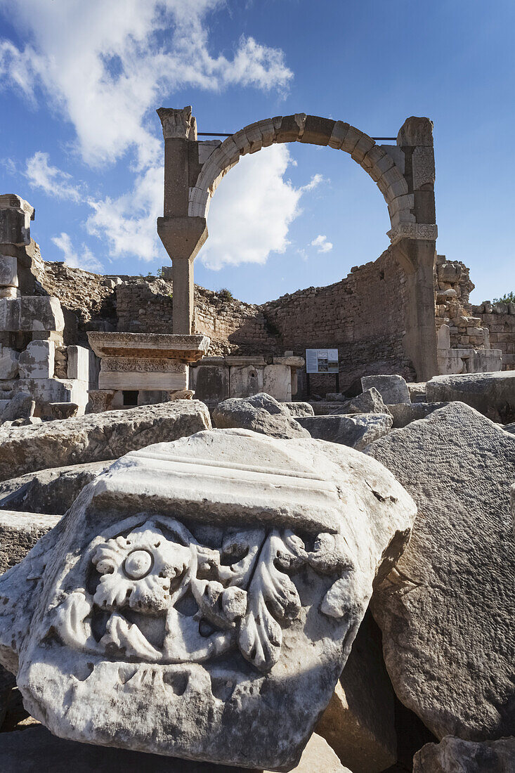 Pollio-Brunnen im antiken Ephesus; Ephesus, Türkei