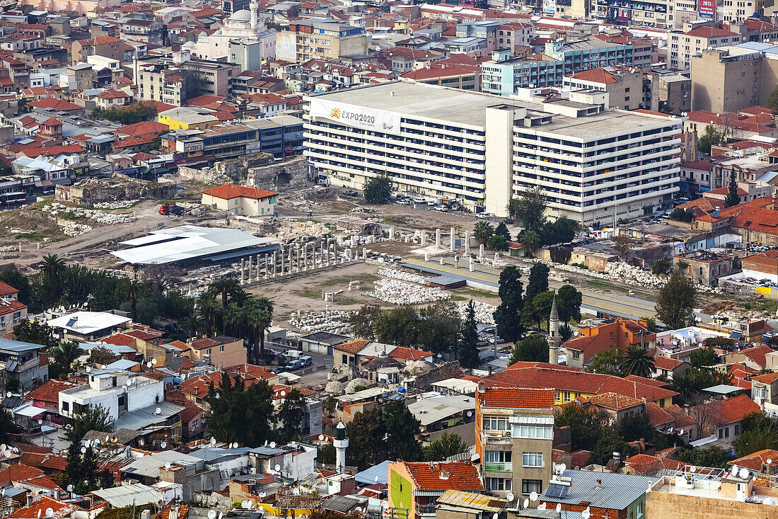 Stadtbild von Izmir mit den Ruinen von Smyrna; Izmir, Türkei