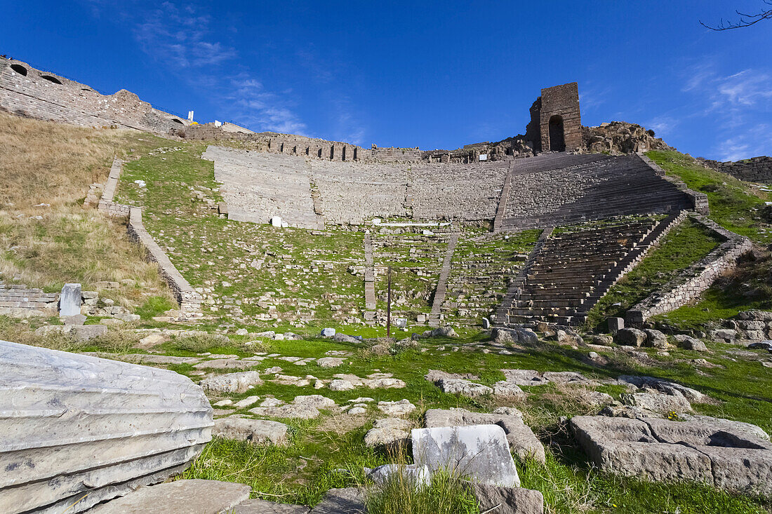 Antike Ruinen eines Theaters; Pergamon, Türkei