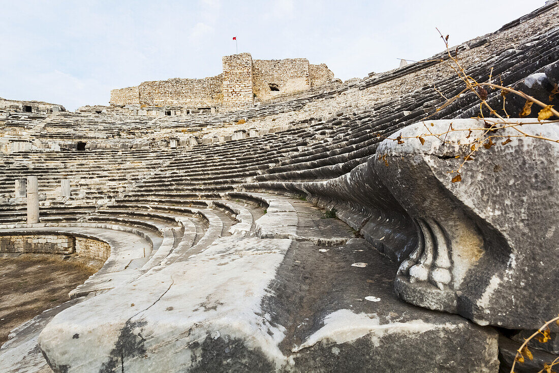 Ruinen eines Amphitheaters; Milet, Türkei