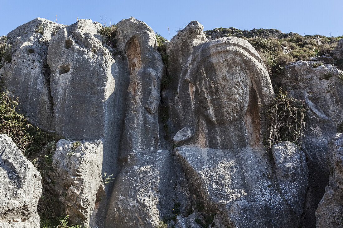 Schnitzerei in einer zerklüfteten Felswand; Antiochia, Türkei