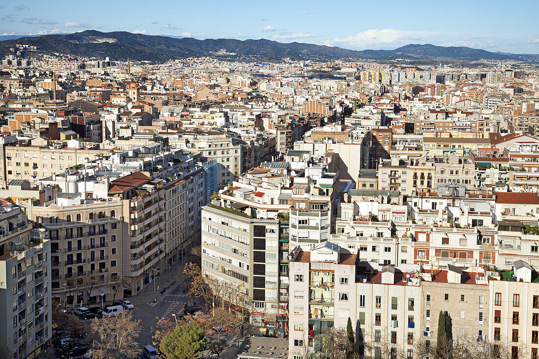 Blick auf Barcelona vom Agbar-Turm; Barcelona, Katalonien, Spanien