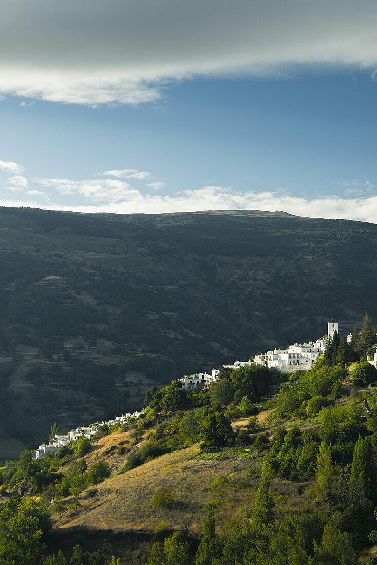 Pampaneira, eines der berühmtesten Dörfer in der Alpujarra; Provinz Granada, Andalusien, Spanien