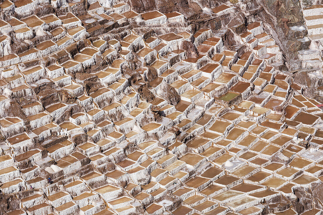 Salzteiche im Familienbesitz im Heiligen Tal bei Urubama; Maras, Cusco, Peru