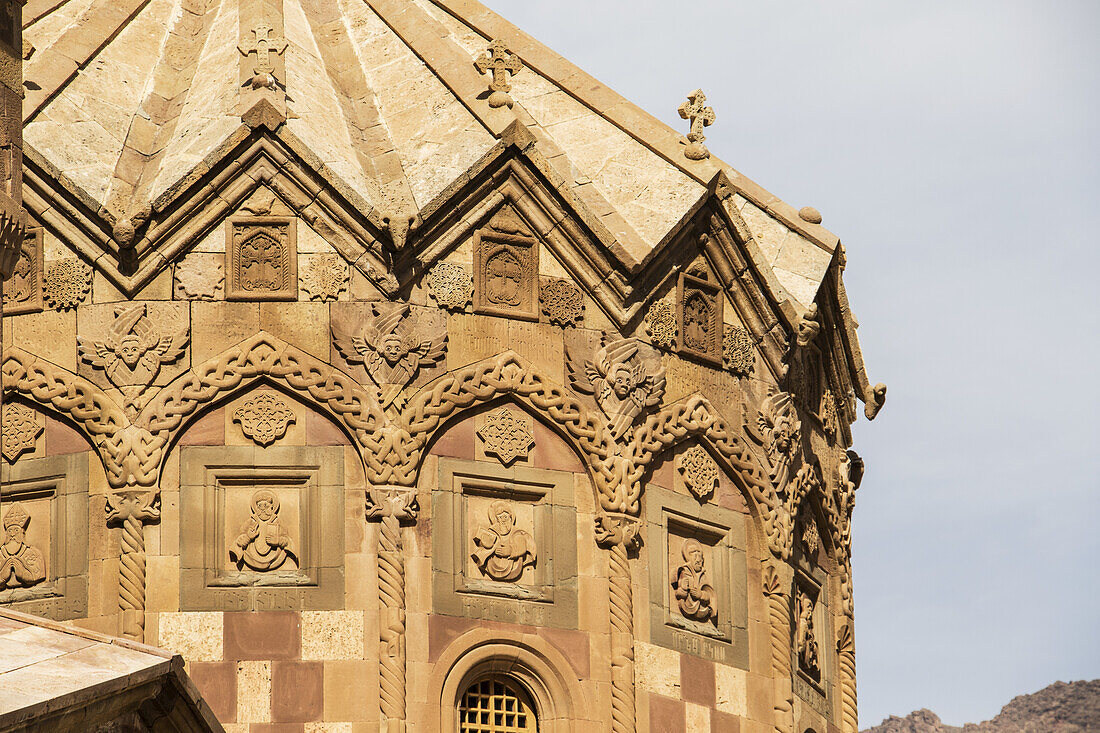 Bas-Reliefs auf der Kuppel der Hauptkirche, St. Stepanos-Kloster; Ost-Aserbaidschan, Iran