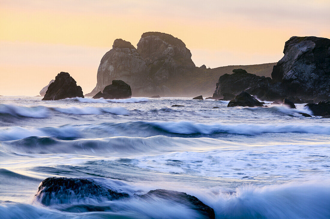 False Klamath Cove Beach, Redwood National and State Parks; Kalifornien, Vereinigte Staaten Von Amerika