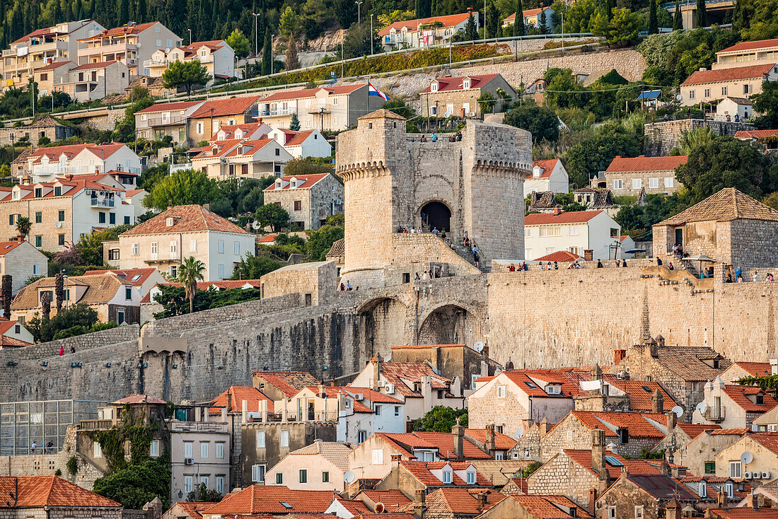 Blick auf Fort Minceta und die Stadtmauern; Dubrovnik, Gespanschaft Dubrovnik-Neretva, Kroatien