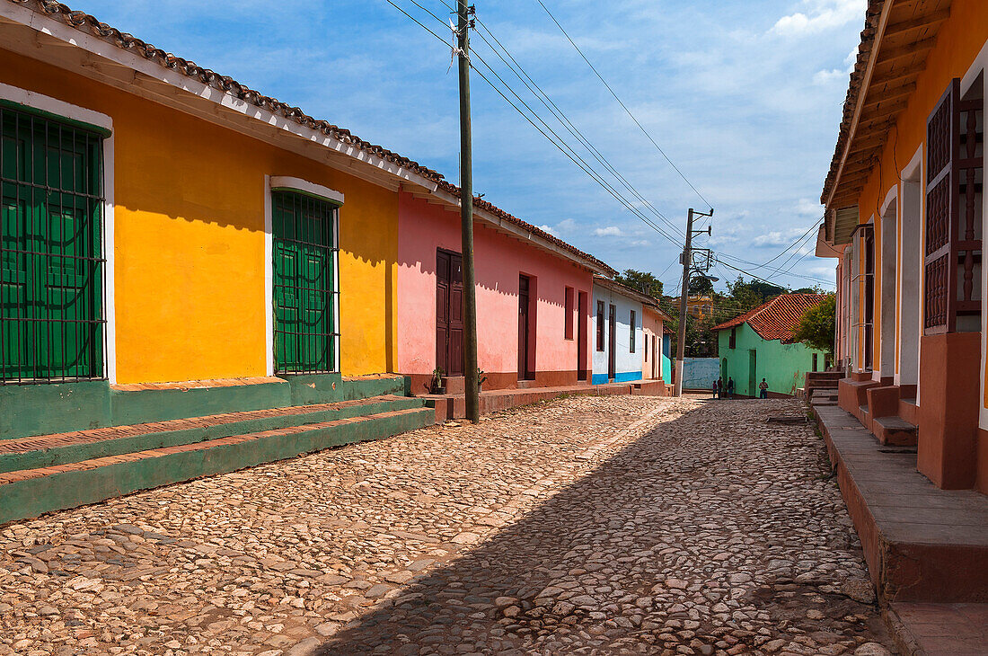 Bunte Gebäude, Straßenszene, Trinidad, Kuba, Westindien, Karibik