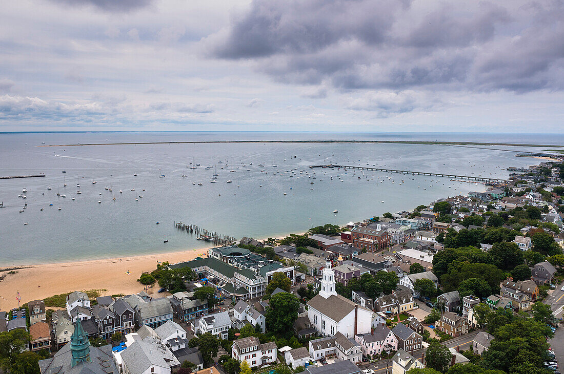 Übersicht über die Stadt und den Hafen, Provincetown, Cape Cod, Massachusetts, USA