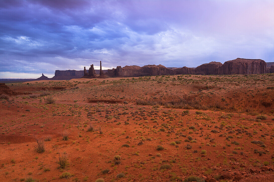 Sandstein-Felsformationen, Monument Valley, Monument Valley Navajo-Stammespark, Arizona, USA