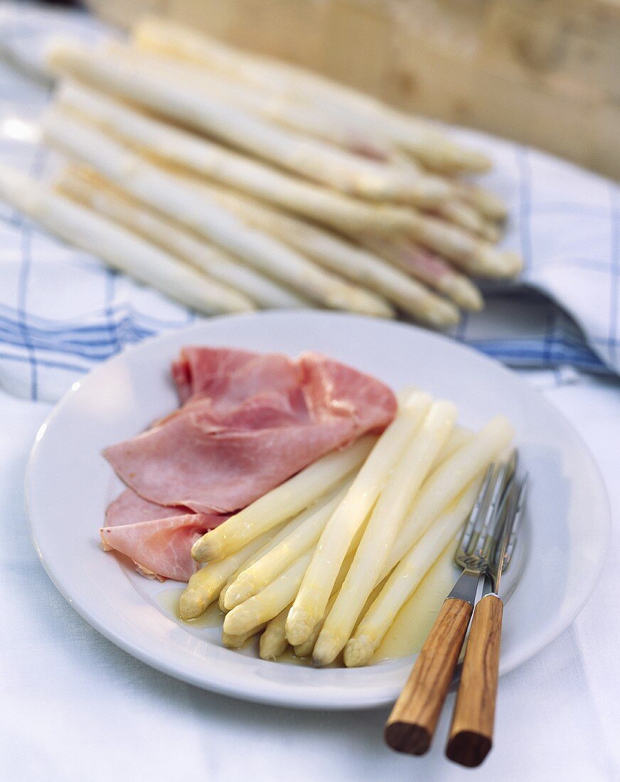 White Asparagus with a Slice of Ham