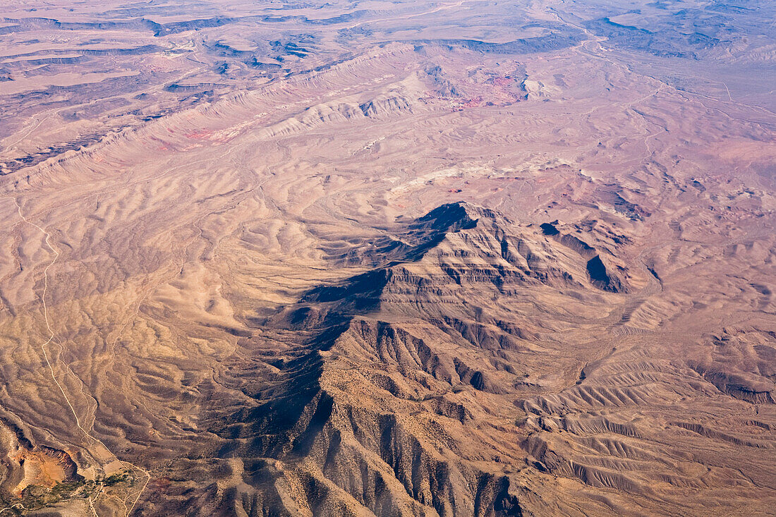 Luftaufnahme der Wüste außerhalb von Las Vegas, Nevada, USA