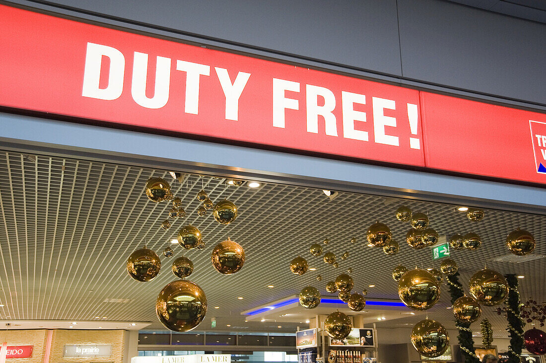 Duty-Free-Shop im Flughafen München, München, Bayern, Deutschland