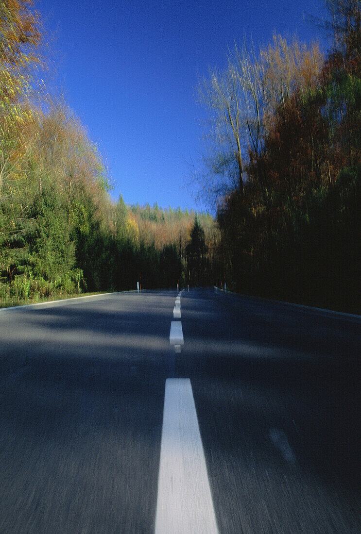 Verschwommene Straße, Österreich