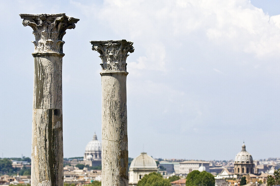 Korinthische Römische Säulen, Rom, Latium, Italien