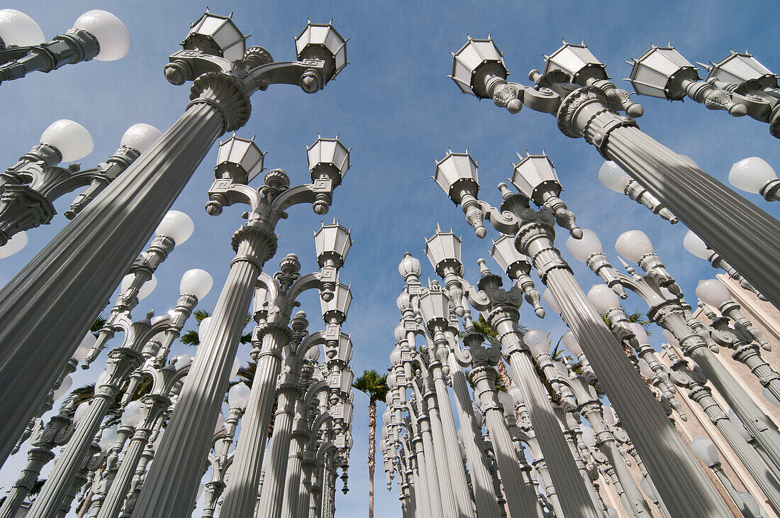 Urban Light von Chris Burden, Los Angeles County Museum of Art, Los Angeles, Los Angeles County, Kalifornien, USA
