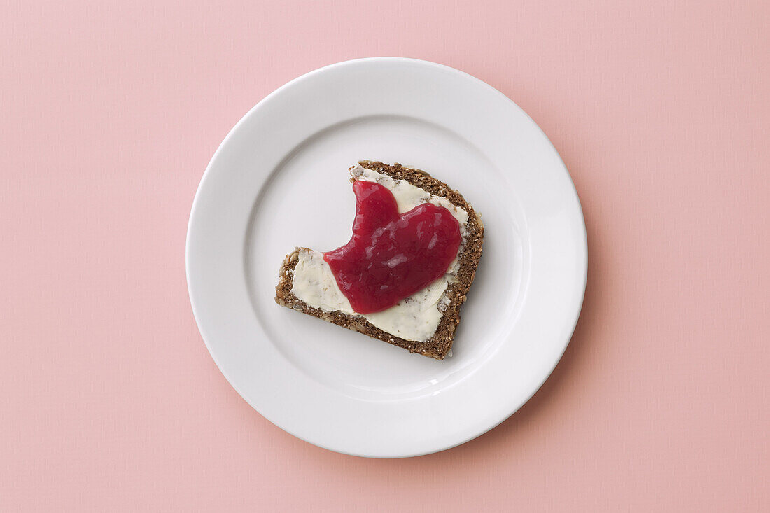 Stilleben von Brot mit Marmelade