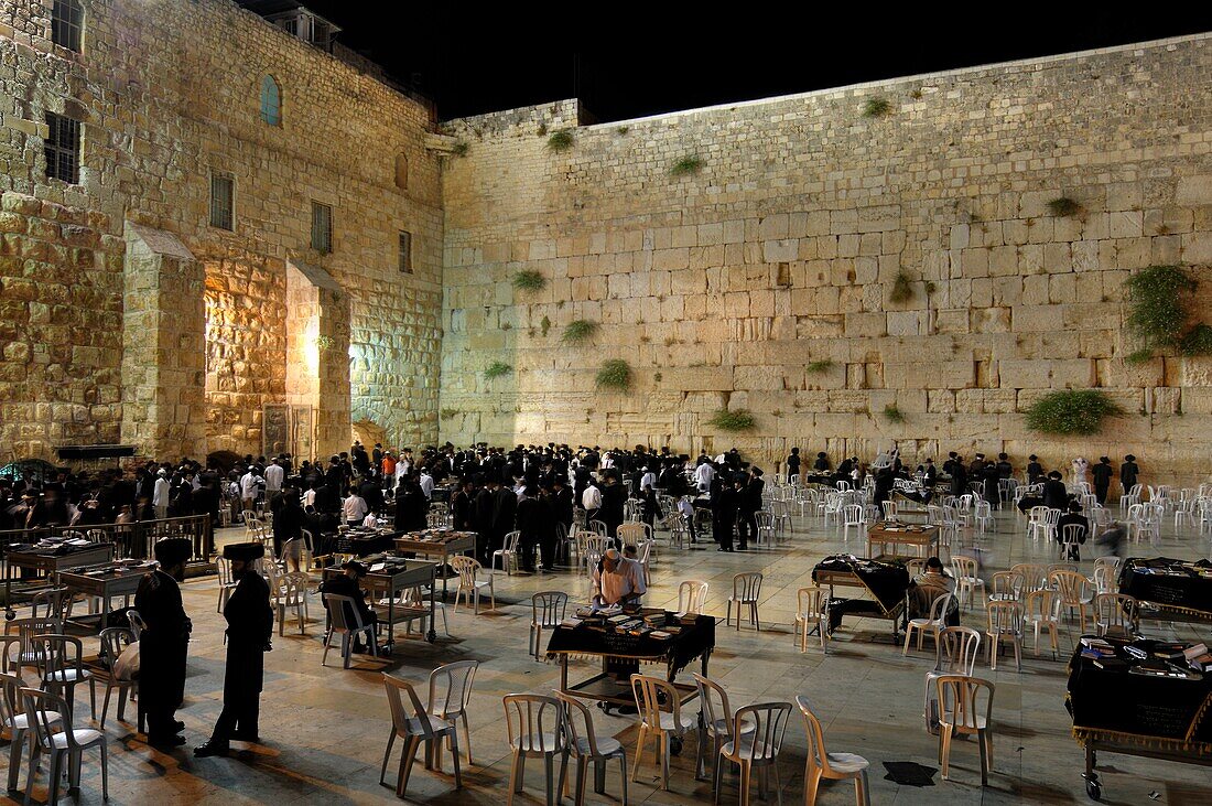 Schawout (Pfingsten) an der Klagemauer; Jerusalem, Israel