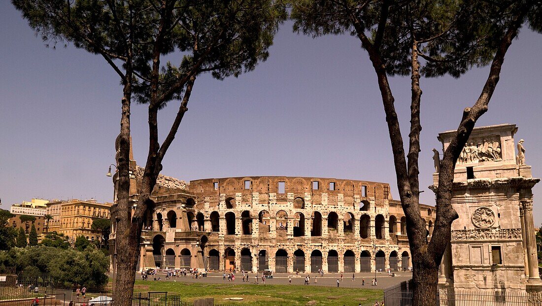 Das flavische Amphitheater (Kolosseum); Rom, Italien