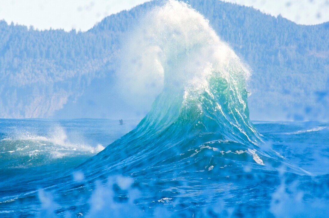 Morning Waves At Cape Kiwanda; Pacific City, Oregon, Usa