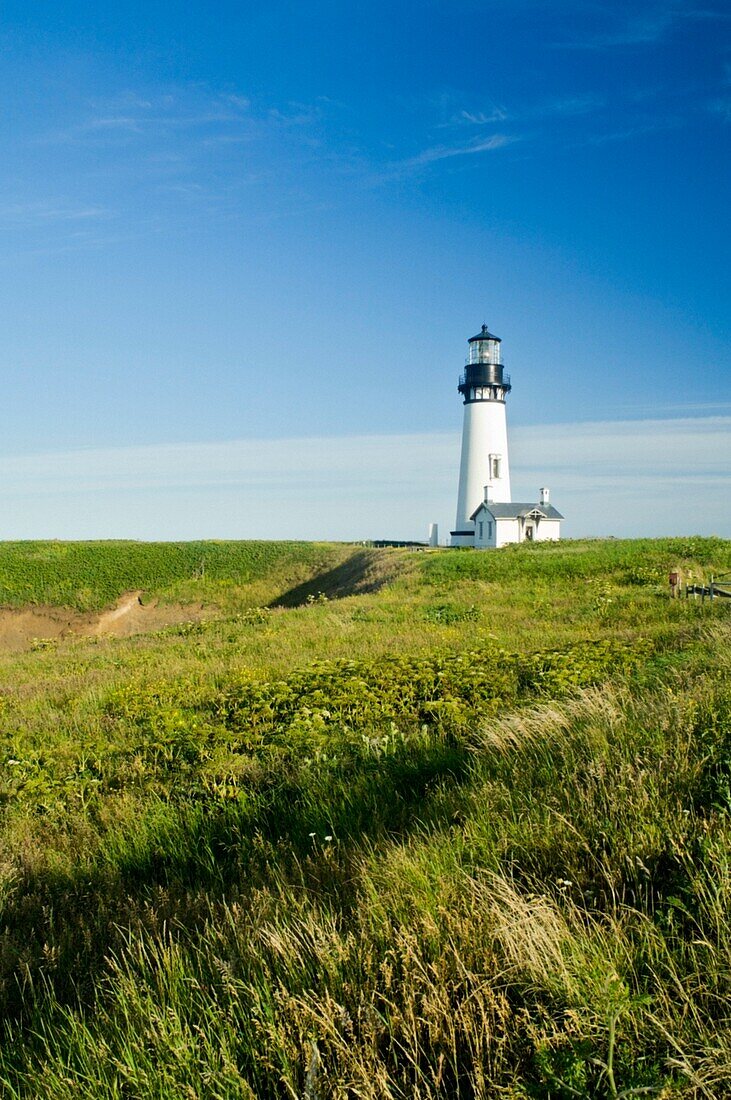 Yaquina Head Lighthouse; Newport, Oregon, Usa