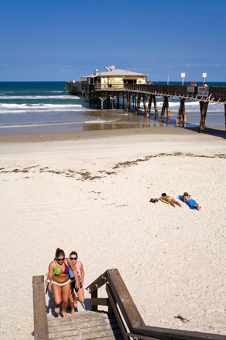 Sunglow Fishing Pier; Daytona Beach, Florida, Usa