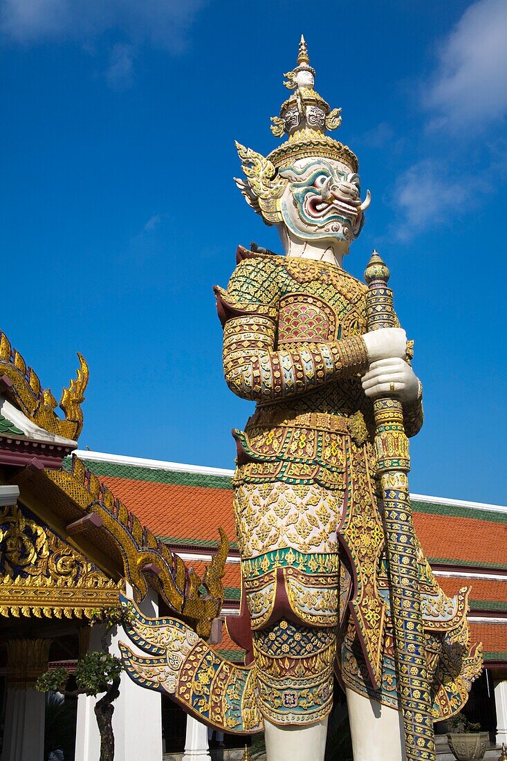 Sahassadeja-Statue am Königlichen Großen Palast im Bezirk Rattanakosin; Bangkok, Thailand