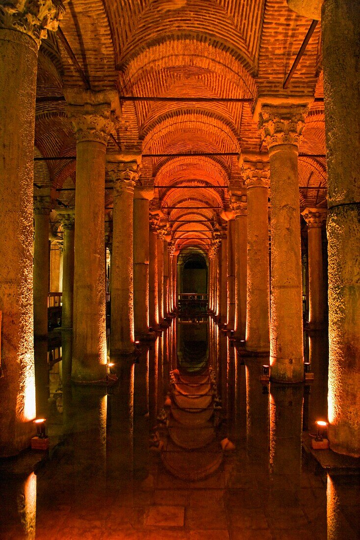 Basilika Zisterne, Istanbul, Türkei; Antike unterirdische Zisterne