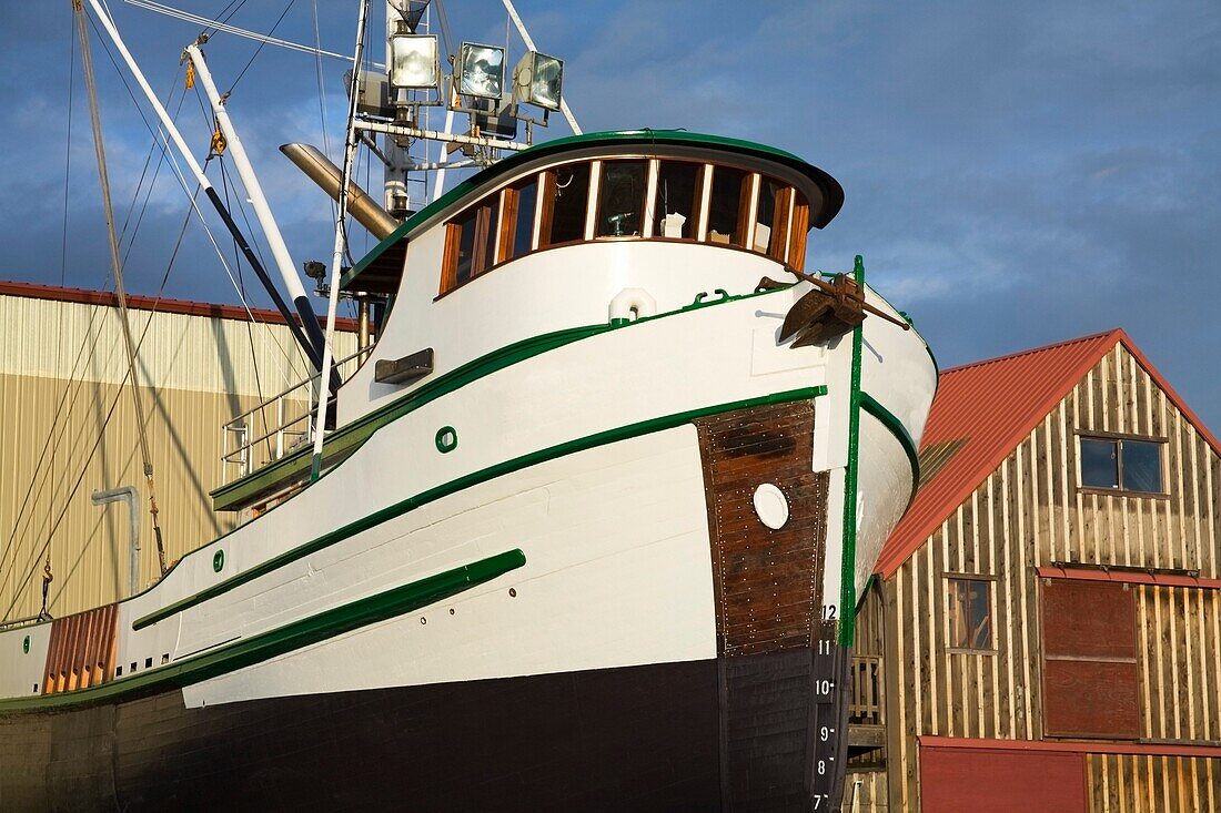 Fischerboot im Trockendock; Port Townsend, Washington, USA