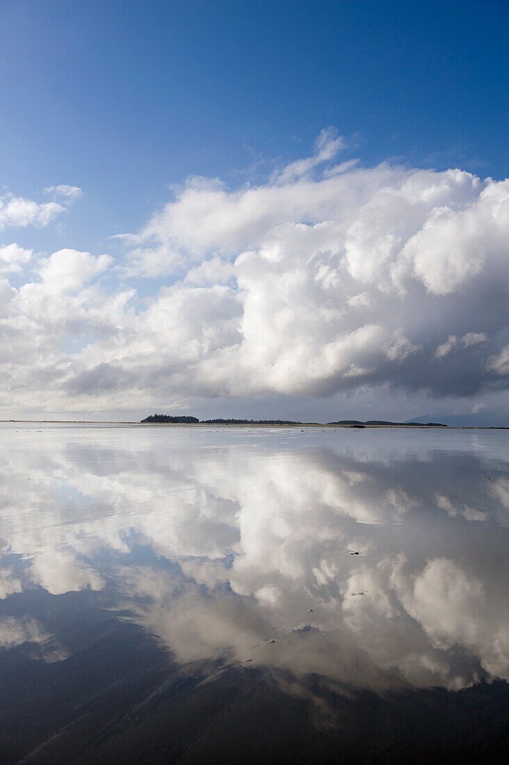 Bewölkter Horizont, Tofino, Vancouver Island, Britisch-Kolumbien, Kanada