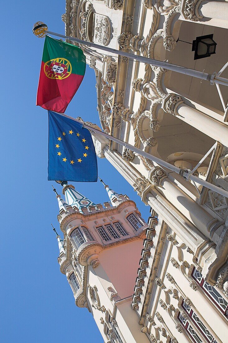 Ansicht des Rathauses aus einem niedrigen Winkel, Sintra, Portugal