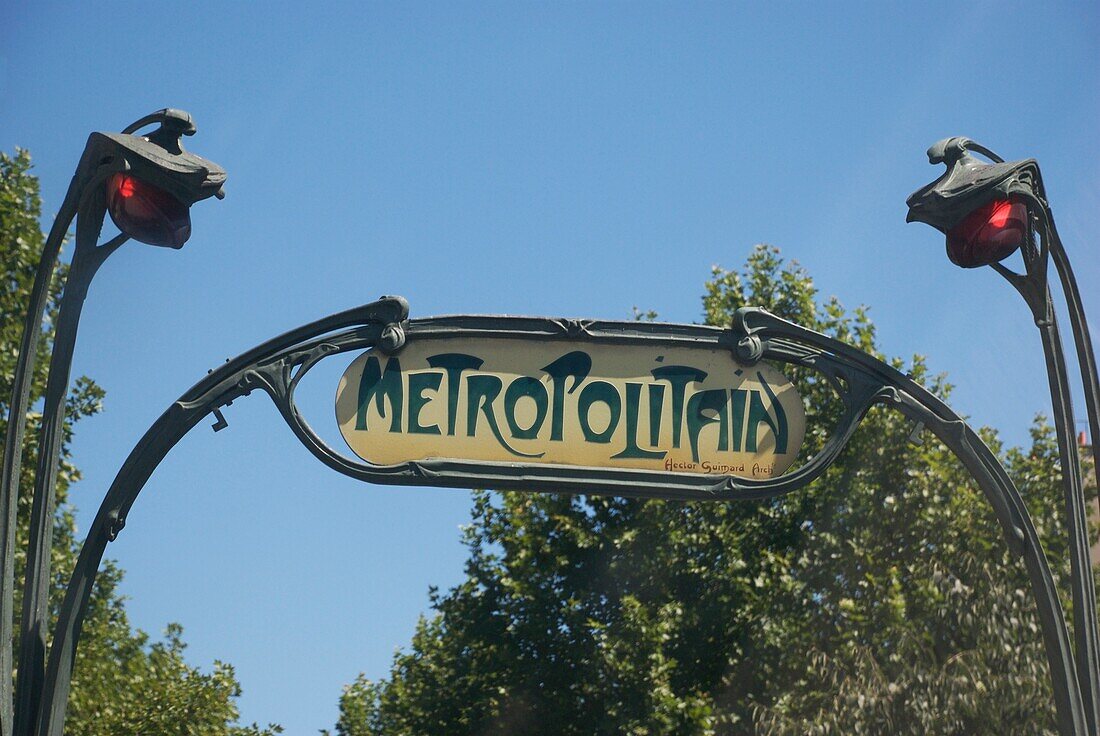 U-Bahn-Schild, Paris, Frankreich