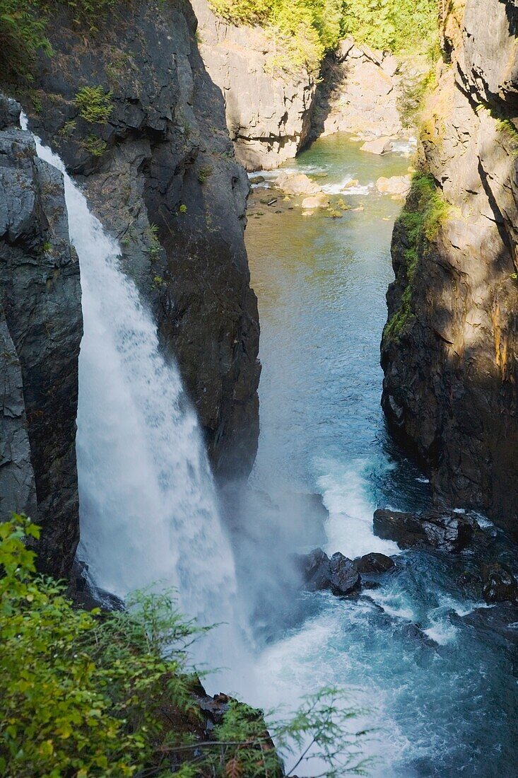 Wasserfall, Elk Falls Provincial Park, Britisch-Kolumbien, Kanada