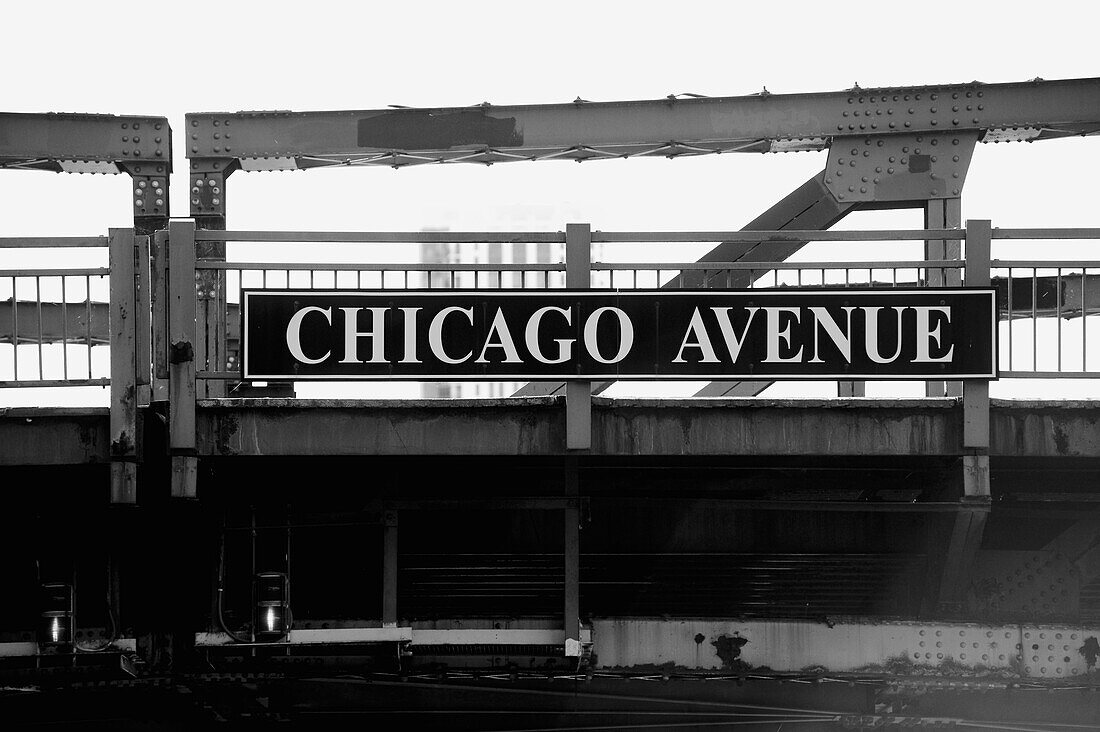 Chicago Avenue Bridge, Chicago, Illinois, Usa