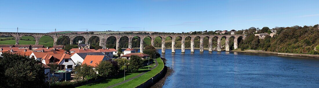 Blick auf das Wasser; Berwick, Northumberland, England