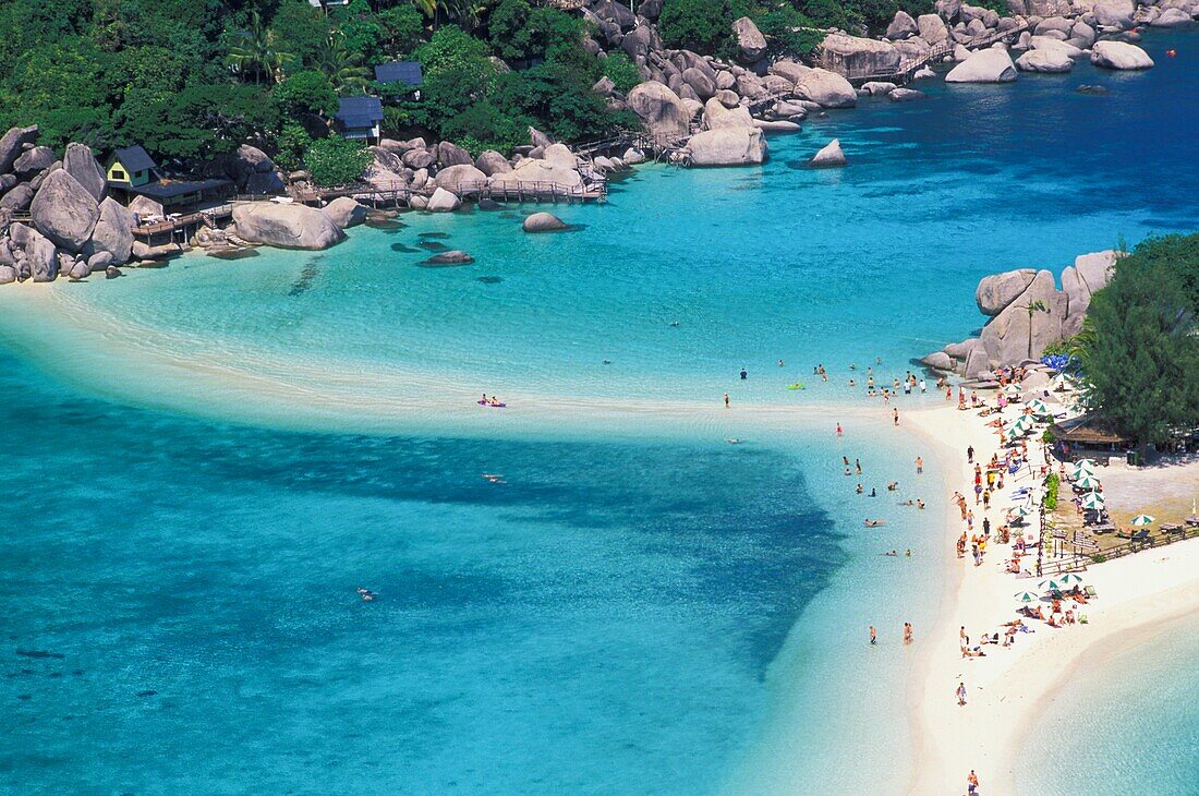 Luftaufnahme der Koh Nang Yuan Inseln vor Koh Tao, Thailand