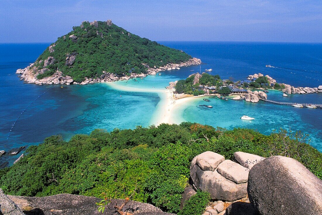 Luftaufnahme der Koh Nang Yuan Inseln vor Koh Tao, Thailand