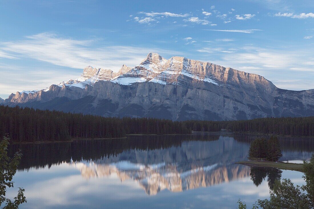 Mount Rundle, Two Jack Lake, Banff National Park; Banff National Park, Alberta, Kanada
