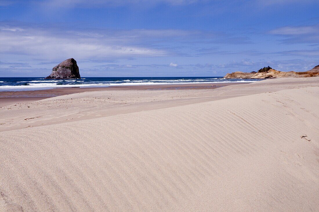 Sand Dune Pattern And Cape Kiwanda, Pacific City, Oregon, Usa