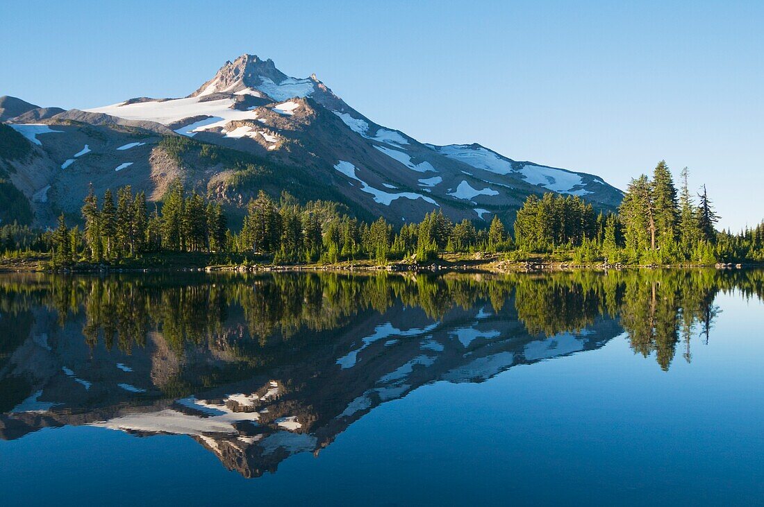 Mount Jefferson, Russell Lake, Jefferson Park, Oregon, Usa