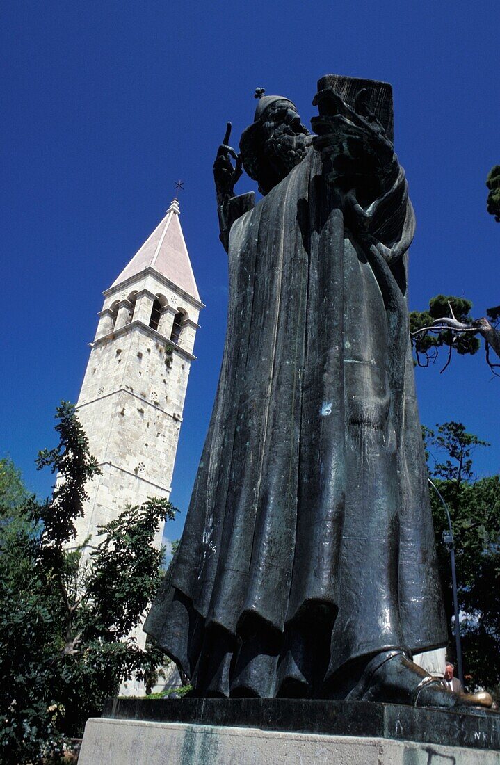 Grgur Ninski Statue And DiocletianÃ­s Palace In The Old Town