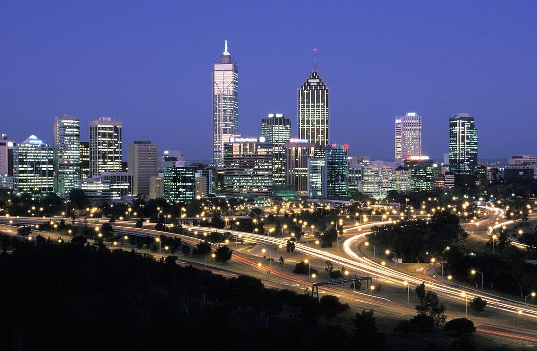 Blick über Perth bei Nacht